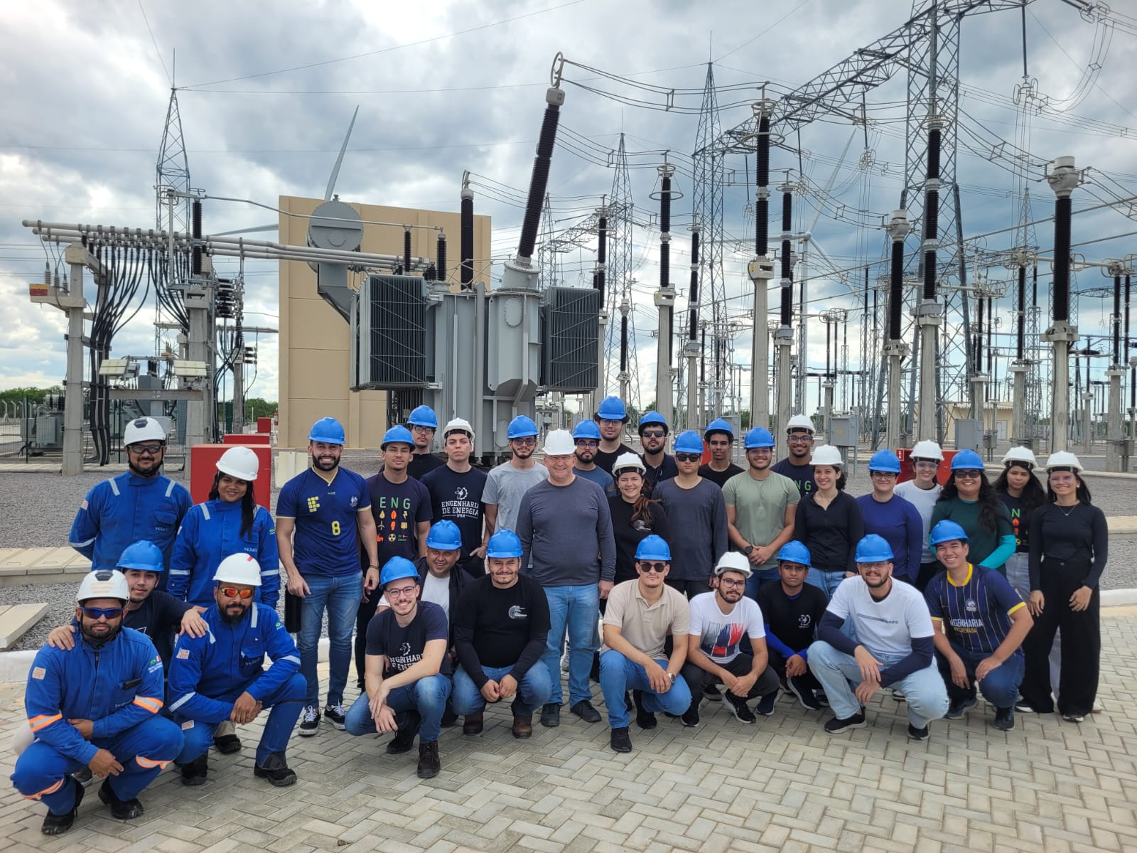 Aula de Campo com a turma de Engenharia de Energia no complexo Eólico-Solar da EDP em Jandaíra